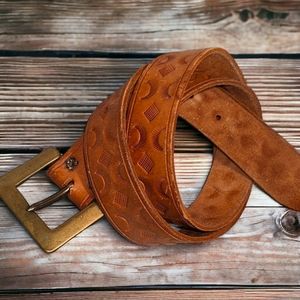 *Hand Tooled Engraved Western Style Genuine Leather Belt